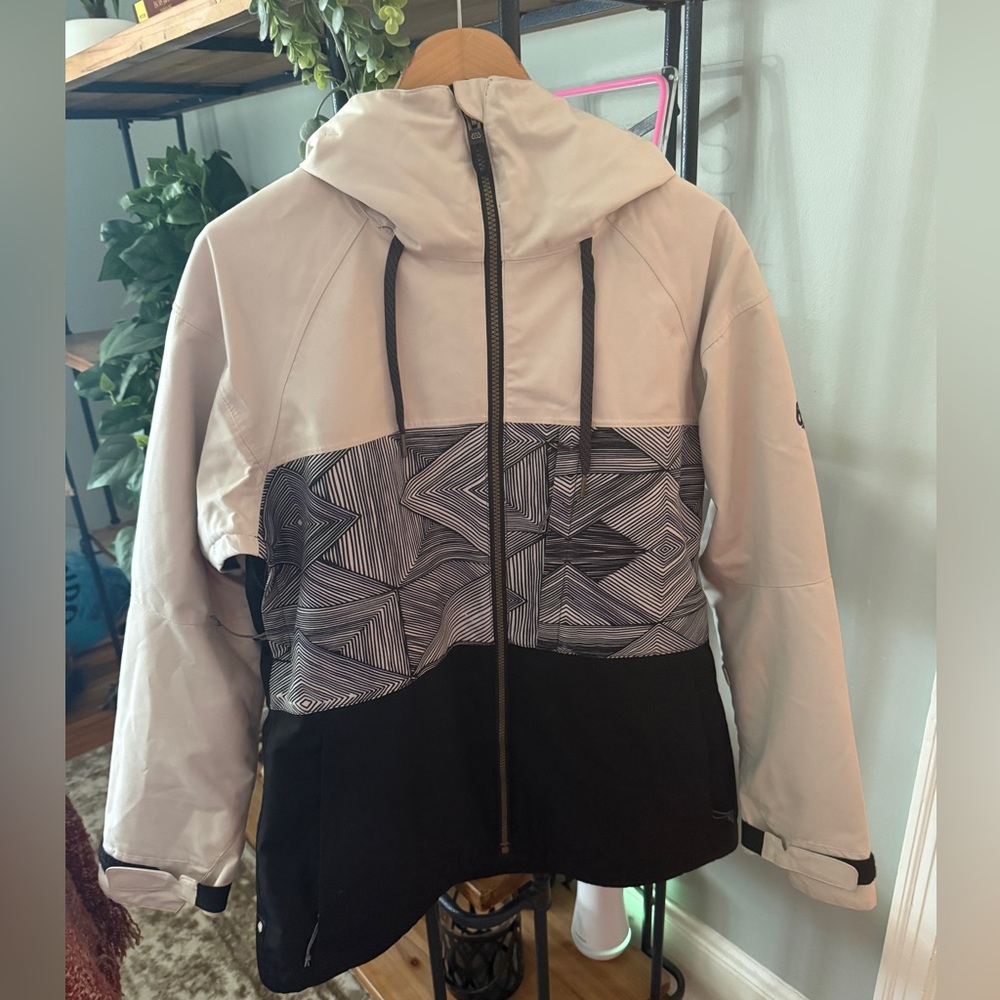 686 Women's Black/Cream Athena Ski/Snowboarding Jacket